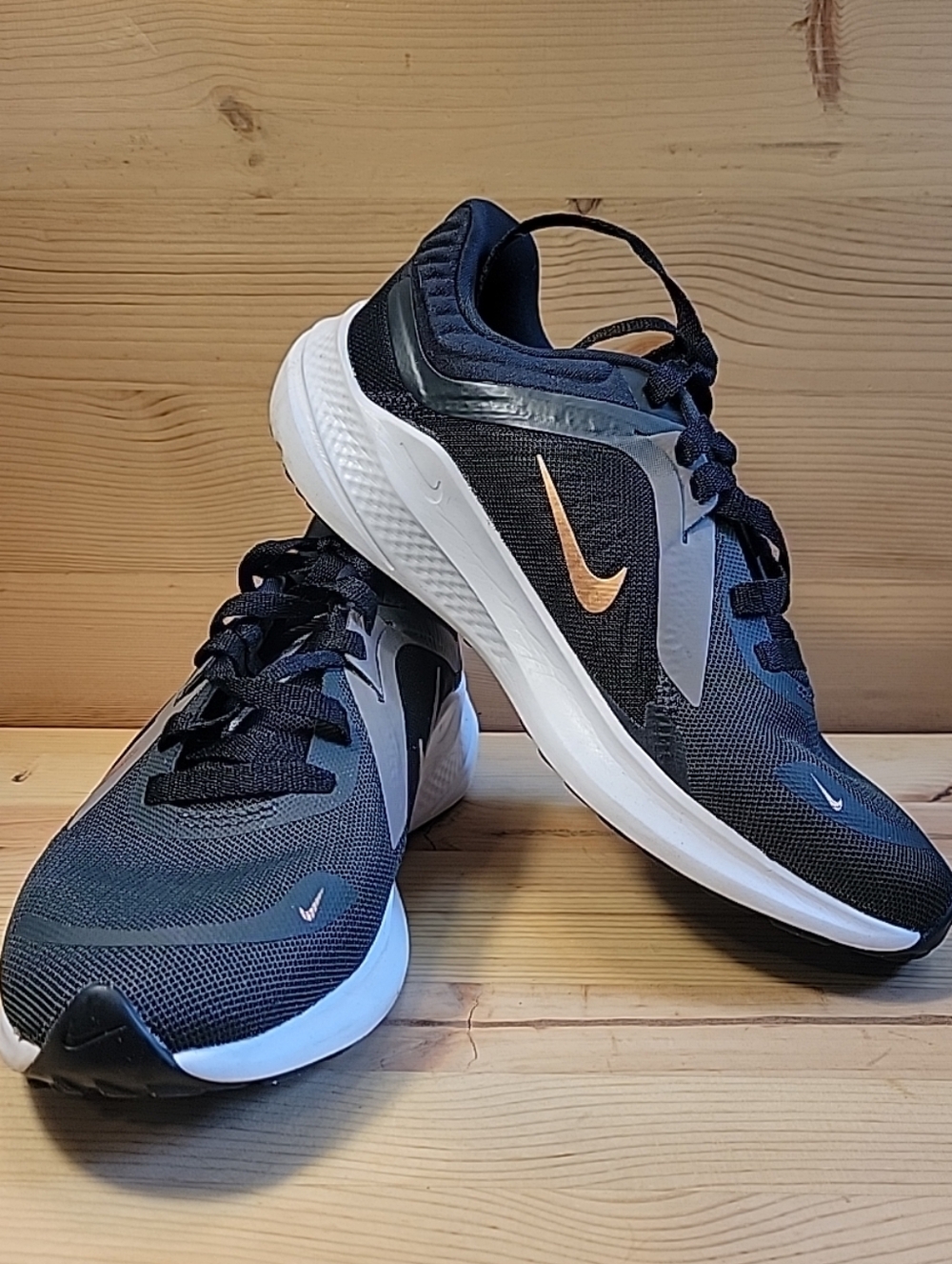 Nike Womens Quest-5 Sneakers 6 Smoke Grey Mesh Lace Up Lightweight Running Shoes